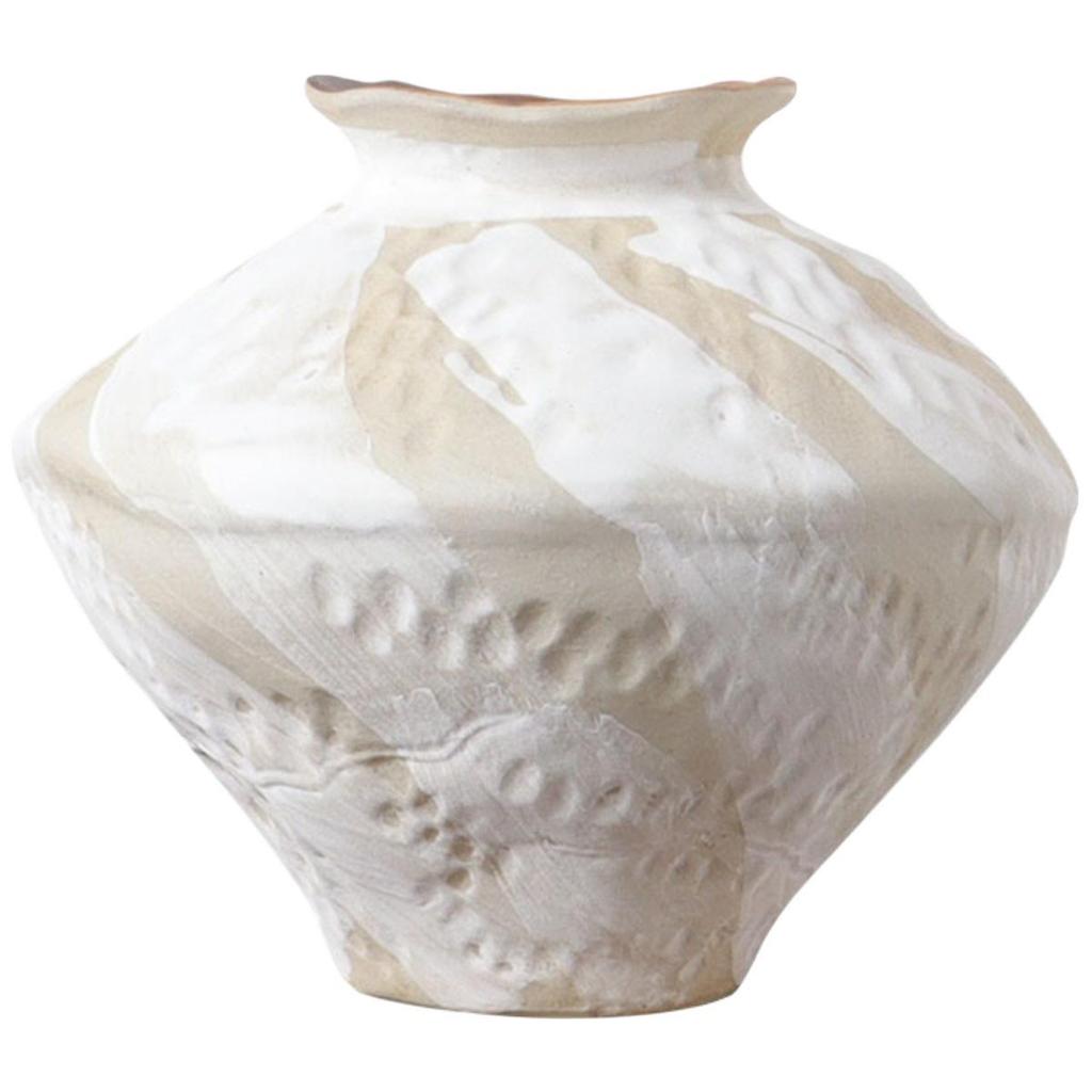 Modern Minimalist Ceramic Vase for Fresh or Dried Flowers – Ideal for Living Room, Dining Table, Entrance Hall, or TV Cabinet.