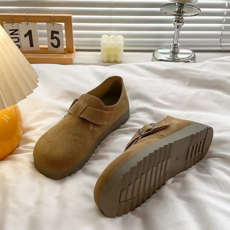 Birkenstocks sind All-Inclusive, neue Frühlingsmodelle, flache Öffnung zwei, einzelne Schuhe, faule Schuhe.