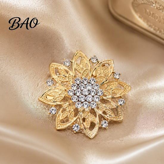 Elegant Alloy Lapel Pins Hollow Rhinestone Flower Brooch, Floral Decorative Pin, Clothing Embellishment Pin Vintage Jewelry for Wedding Party