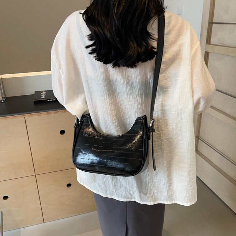 New solid color temperament women's bag trendy summer new fashion texture underarm bag casual shoulder
