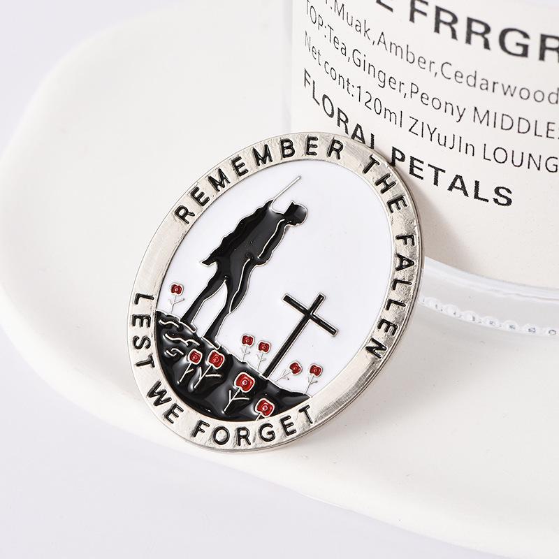 

Poppy Brooch: European & American Commemorative Enamel Pin серебряный