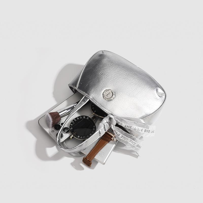 حقيبة يد نيش ذات ملمس، حقيبة مربعة صغيرة عصرية فضية للسيدات، حقيبة كروس بكتف واحد