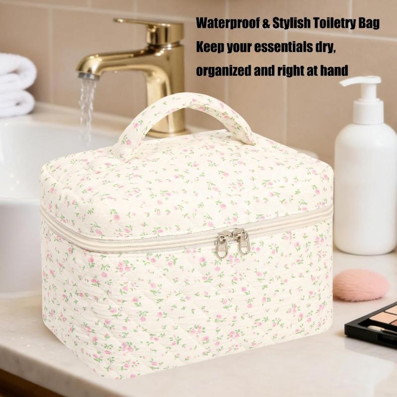 Elegant Small Florals Designs Cosmetic Pouch Soft Polyester Fabric Spacious Makeup Organiser For Daily Use