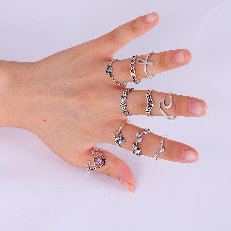 Retro V-Shaped Leaves and Flowers Ring Set - 10 Pieces, European & American Style