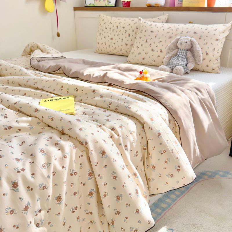 Class A Soy Fiber Double-Layer Summer Quilt with Cartoon Print - Air Conditioning Comfort Quilt, Thin & Lightweight