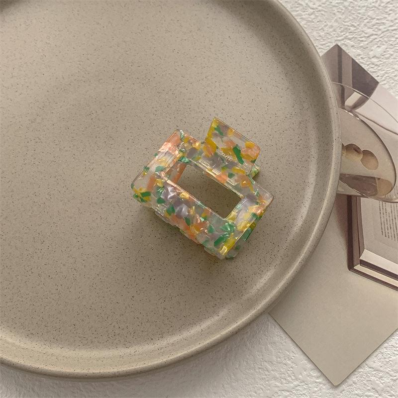 Korean Imitation Acetate High-End Shark Hair Clip - Elegant Hair Accessory for Stylish Looks