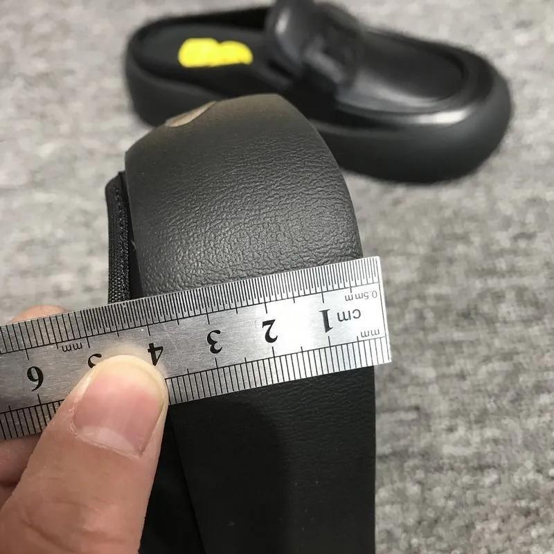 Модные туфли на низком каблуке — фото 4