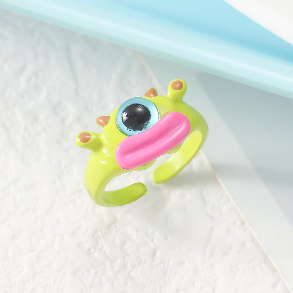 Charming Quirky Sausage Lips Ring for Women - Unique Design Fashion Statement for Couples or Besties, Perfect for Index Finger.