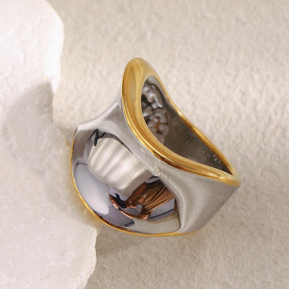 MamacitaSlay 316L Stainless Steel Two Tone Twisted Wide Ring Party Waterproof Jewelry Women's Unique Cool Ring High Quality Gift