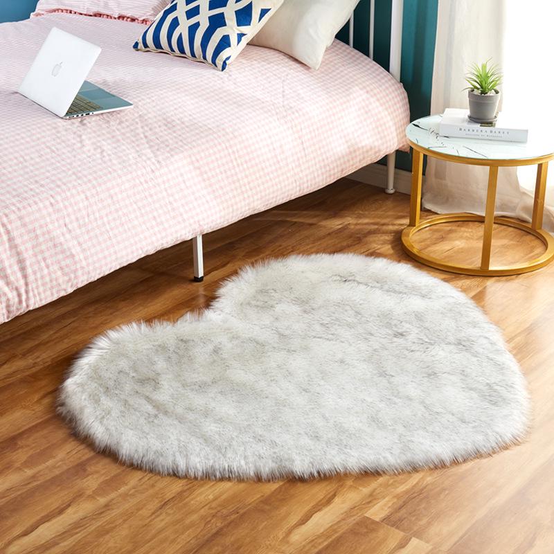 Heart-Shaped Plush Carpet - Long Hair Bedroom Bedside Sofa Mat