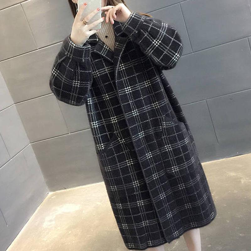 Korean Style Plaid Mid-Length Knit Jacket - Loose Fit, Long Sleeve, Autumn/Winter Women's Fashion.