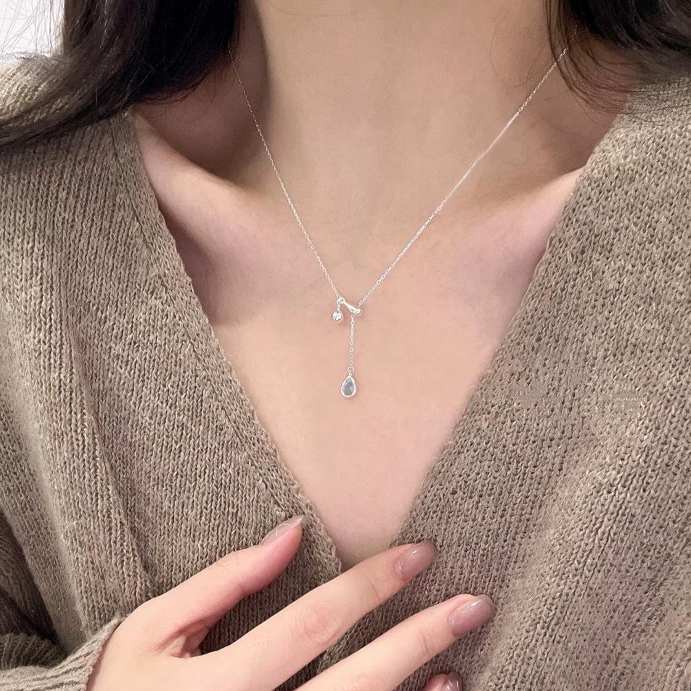 Tear Drop Blue Gemstone Necklace: Adjustable S925 Sterling Silver Clavicle Chain.