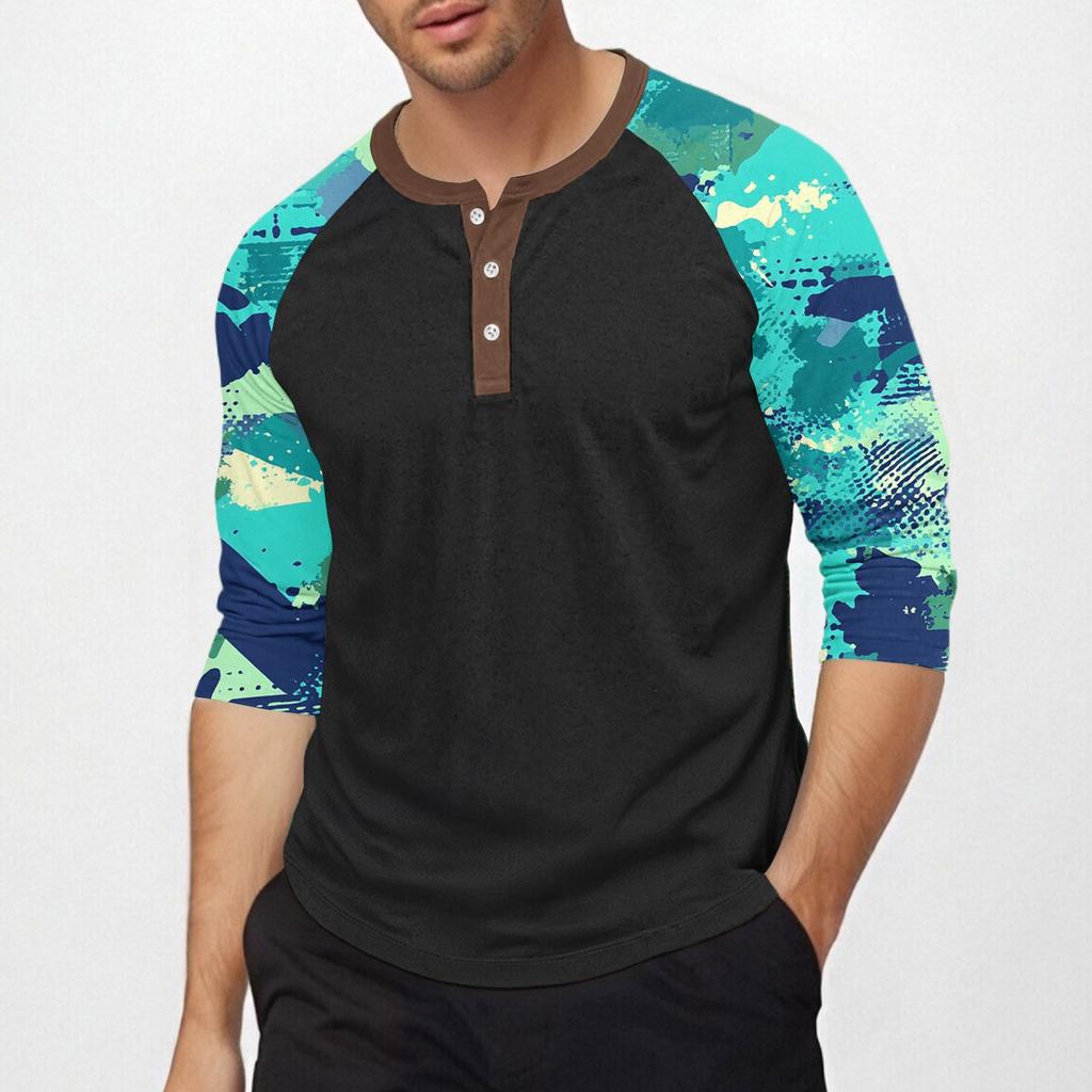 Men's top with three-quarter sleeves and camouflage print