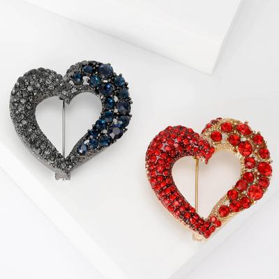 Fashion Decorative Gemstone Heart Shape Ladies Temperament Stylish Hollow Diamond Set Sweet Brooch Brooch