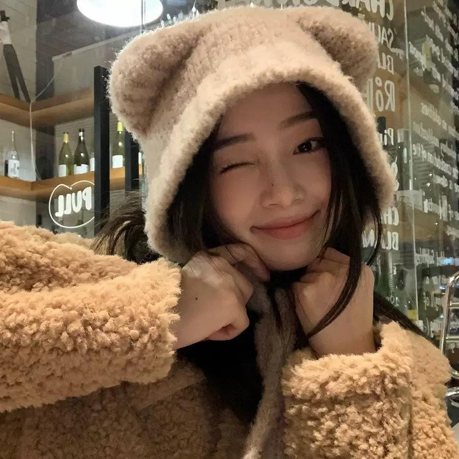 Autumn and winter cute bear female plush headgear warm face small knitted wool hat big head circumference ear protection hat