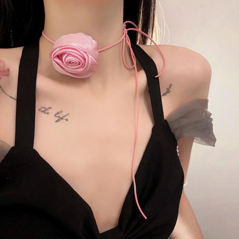 Stoffblumen-Halsketten Künstliche Rosenblumen-Choker Rosenblumen-Halsketten Hochzeitsschmuck Geschenk für Frauen Teenager Mädchen