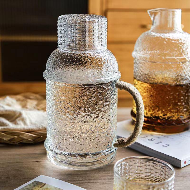 Hammered Glass Water Pitcher with Rope Handle – Heat Resistant, Large Capacity Cold Water Jug Water Botter