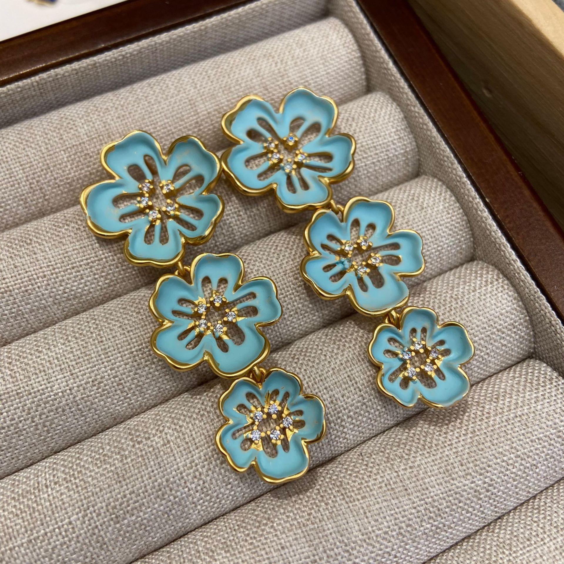 

Medieval Style Oil Dripping Flower Stud Earrings Geometric Tassel French Three-Dimensional Design Earrings Simple Fashion Exaggerated Earrings