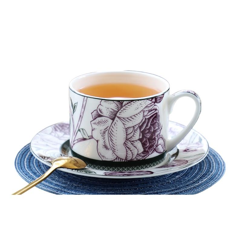 Bone China Kaffeetasse und Untertasse mit Löffel Blumenteetasse Keramik Teetasse Exquisite Teesets für Zuhause Büro