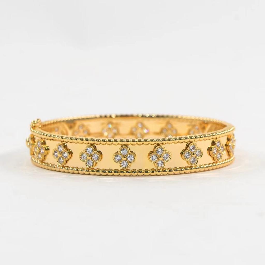 2026 Vierblättriges Kleeblatt Armband Damen Hohl Design High-End Blumenarmband Voll mit Diamanten Kaleidoskop Armband Vielseitiger Schmuck
