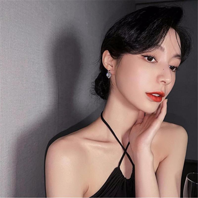 New Fashion Trend Unique Design Geometric Elegant Delicate Asymmetric Bear Zircon Heart Stud Earrings Women 'S Jewelry Gifts