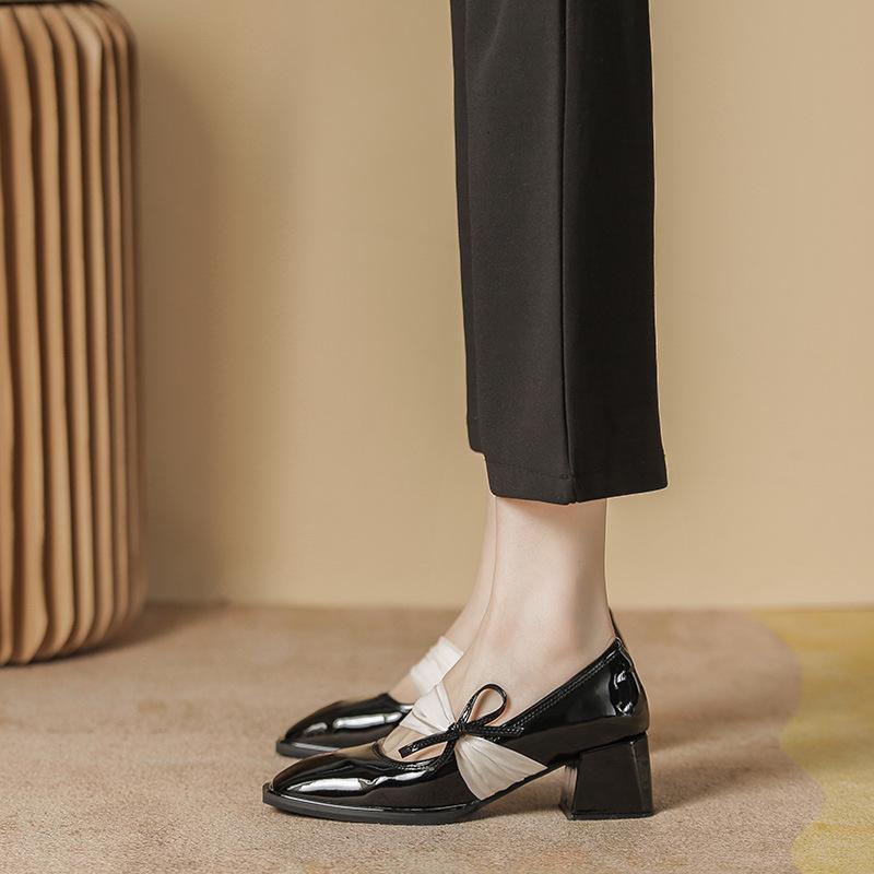 Mary Jane shoes spring and summer new square head thick heel bow high heels women patent leather light mouth single shoes women