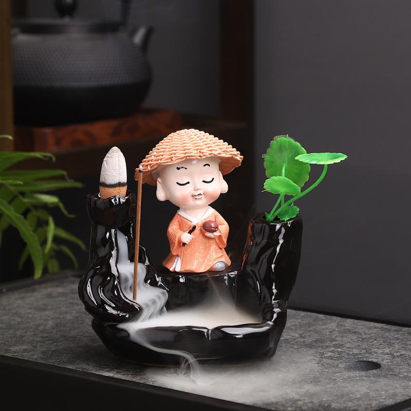 Hinterbrenner Keramik neue kreative Ornamente Räuchergefäß kleiner Mönch Berg fließendes Wasser