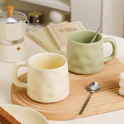 Model Ciupit Manual Cremă Seria Vântului Cană de Apă Ceramică de Uz Casnic de Mare Capacitate Culoare Solidă Valoare Ridicată Cană de Cafea Creativă