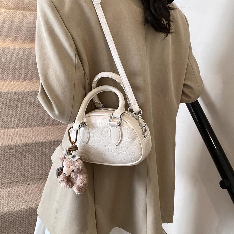 Versatile Bag Women's Autumn and Winter Retro Fashion Portable Pillow Bag Niche Commuter Messenger Women's Shoulder Bag