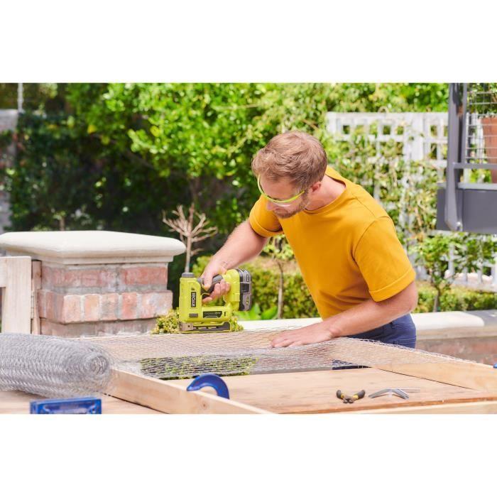 RYOBI - Agrafeuse 18V ONE+ - agrafes dos 9,4 mm, longueur 6,35 mm à 14,3 mm - chargeur 90 agrafes + Agrafes et crochet - R18ST50-0