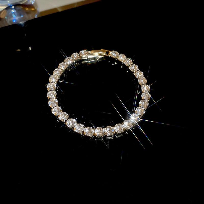 Zircon Round Geometric Flower Bracelet Vintage Style Bracelet Light Luxury High-End Hand Jewelry For Women