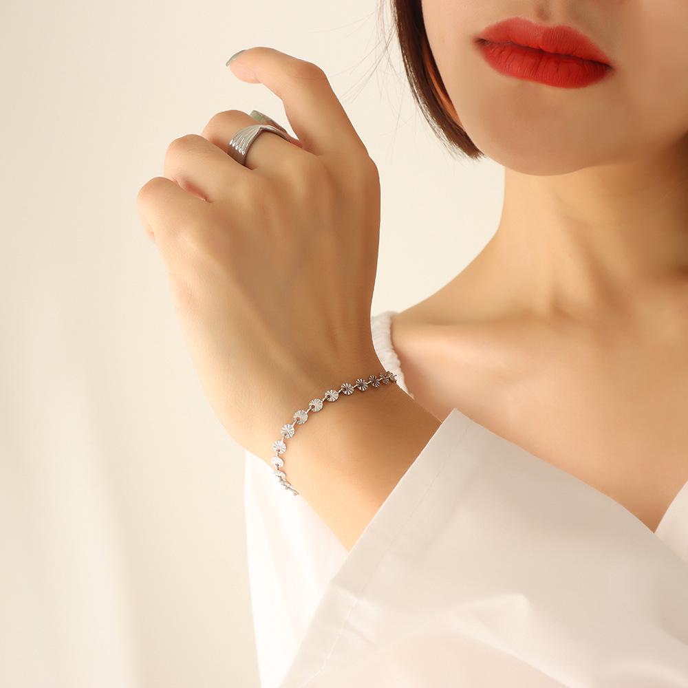 INS-Style Hong Kong Embossed Flower Charm Bracelet - Summer Fairy Edition E154