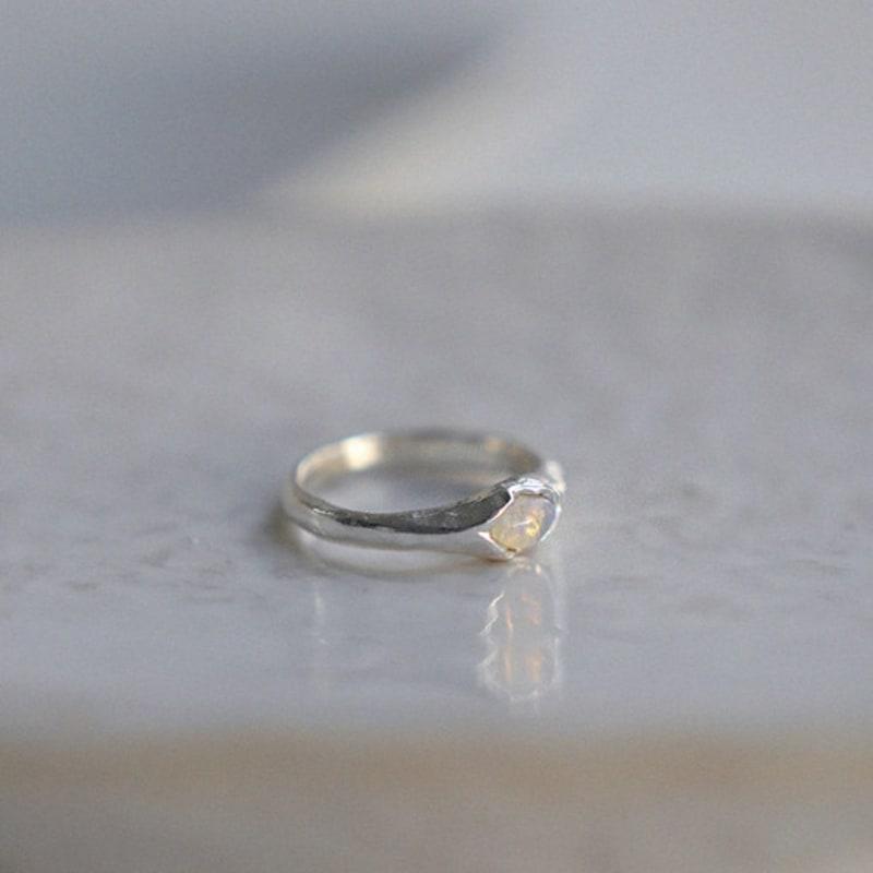 REINDEER GENTLE STONE RING 03