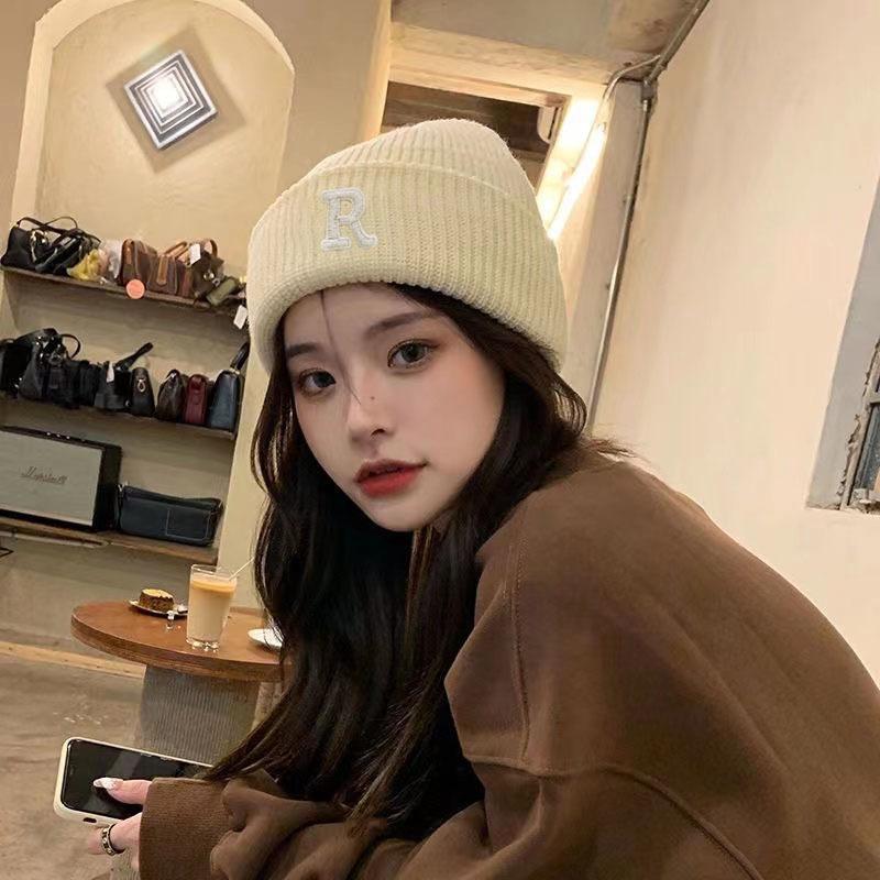 Updated Letter R Embroidery Beanie Hats for Women Girl Autumn Winter Elastic Knitted Skullies Leisure Outdoor Use Ear Warmer Pullover Hat