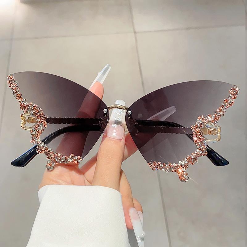 Schmetterling eingelegt mit gebrochenen Diamanten und randlose Sonnenbrille Retro-Mode personalisiertes Outfit High-End-Sonnenbrille