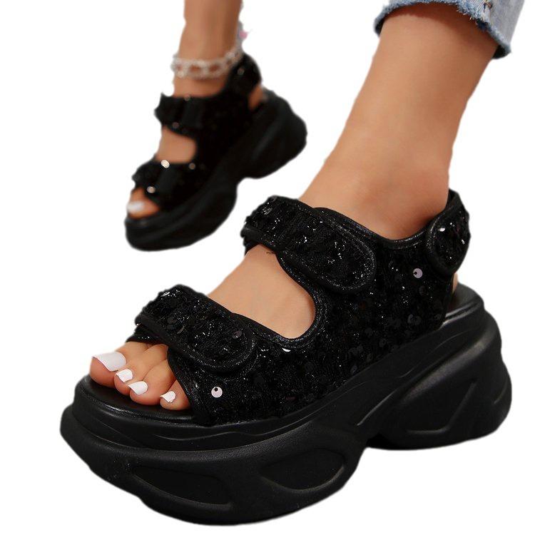 Europäischer und Amerikanischer Stil Plateausohle Klettverschluss Sandalen – Übergröße, Modisches Design mit dicker Sohle