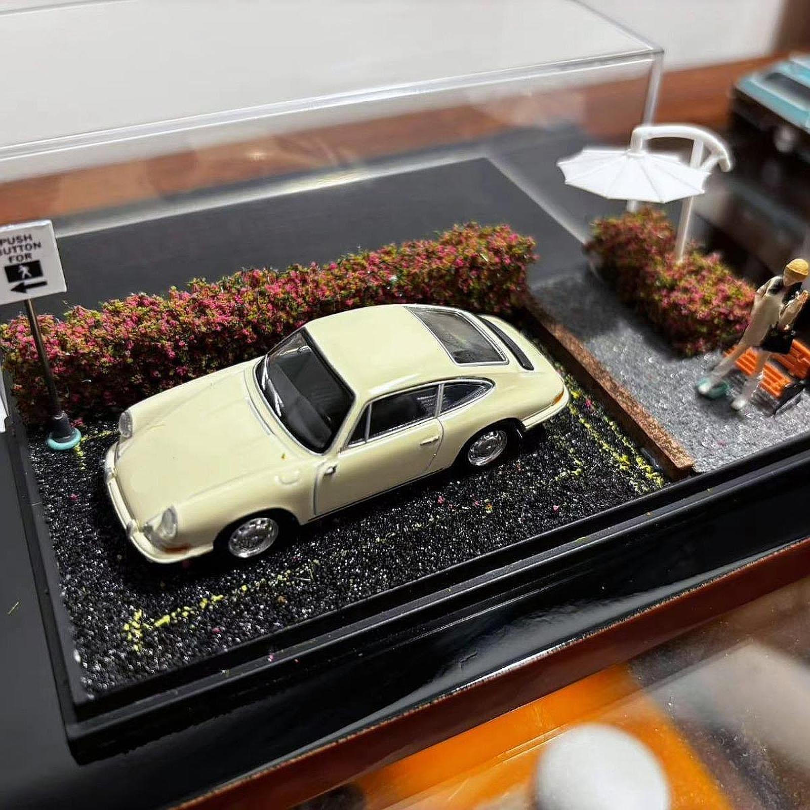 

1/64 Литой под давлением автомобиль Витрина Диорама DIY Парковочная база для игрушечных машинок Rose red shrub