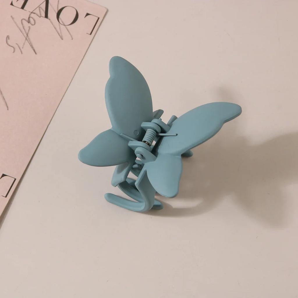 Sweet Frosted Matte Butterfly Hair Claw Clip Women Simple Solid Color Fashion Exquisite Shark Clip for Girl Hair Accessories