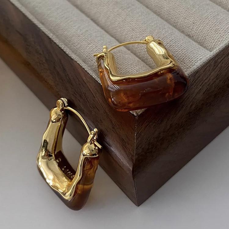 Retro U-Shaped Metal Hoop Earrings - European & American Style, Women's Niche Fashion Ear Studs