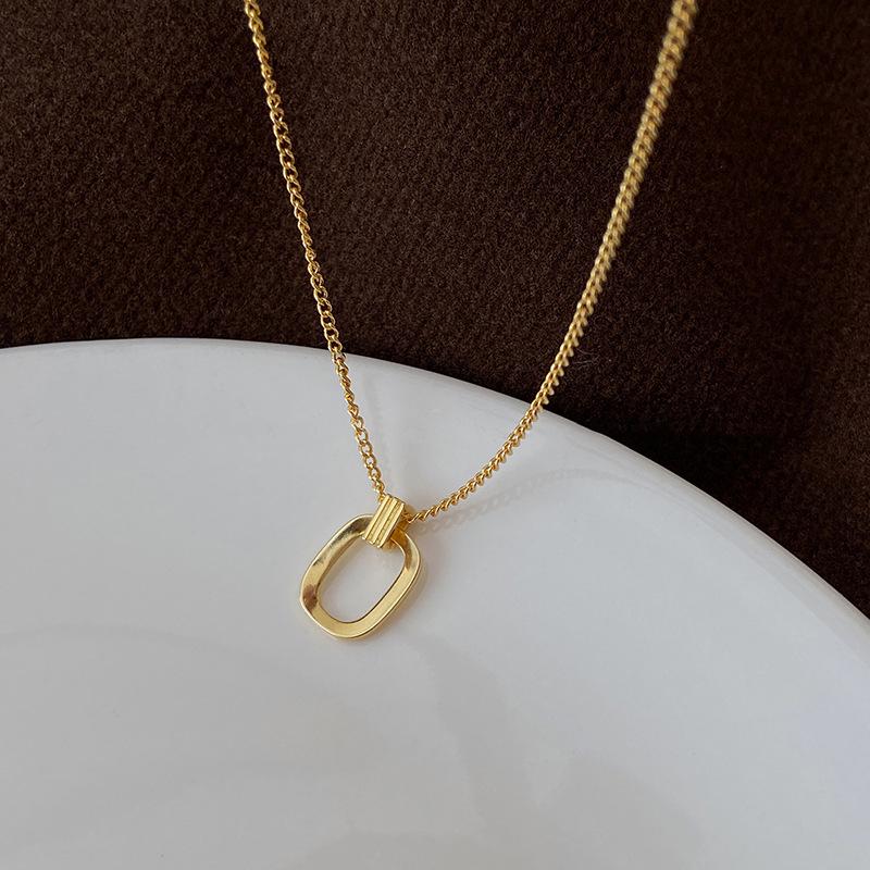 Elegant Minimalist Hollow Choker Necklace - Trendy Cool-Style Chain for Women