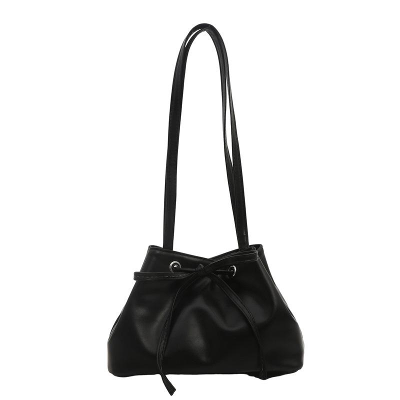 

Универсальная сумка-мессенджер ins женская 2024 новая модная корейская сумка-ведро текстурная в зарубежном стиле сумка подмышку чёрный