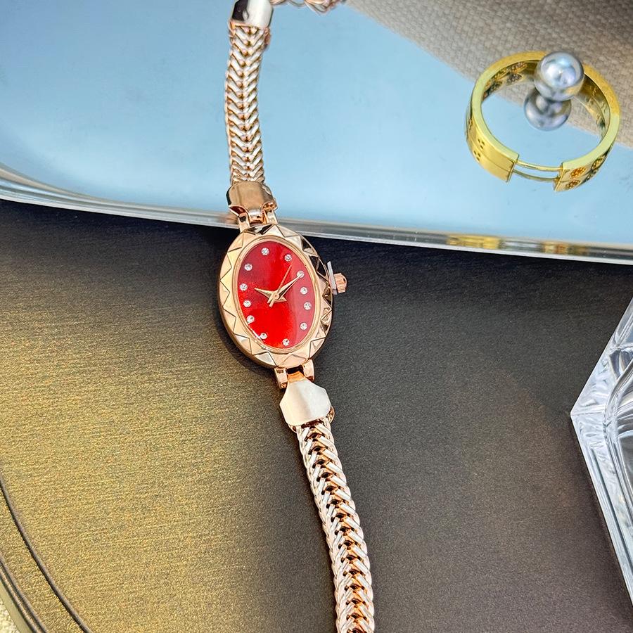 Small Vintage Ladies Watch Adjustable Bracelet Lobster Buckle Jewelry Quartz Watch Small Gold Watch
