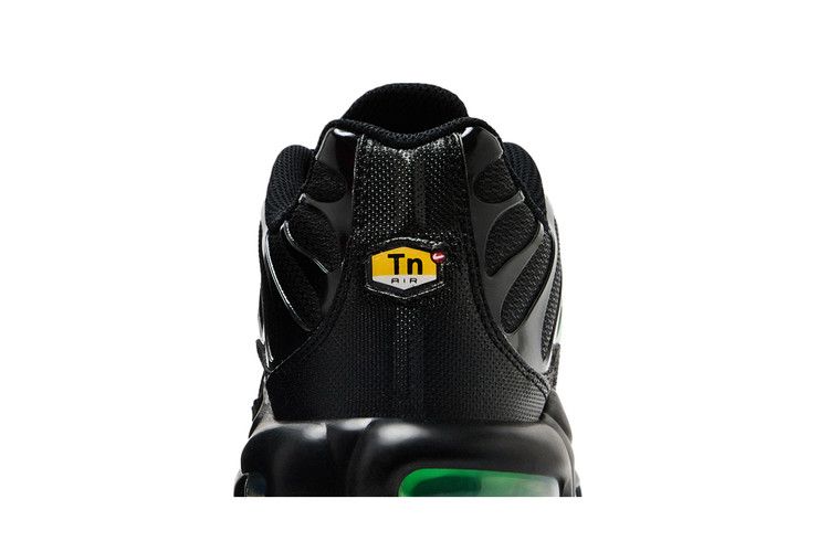 Nike Air Max Plus Negro Verde Strike