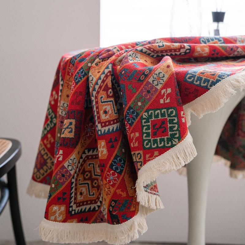 Circular Table Cloth American Table Cloth Jacquard Red Christmas Table Cloth Round Thick TableCloth