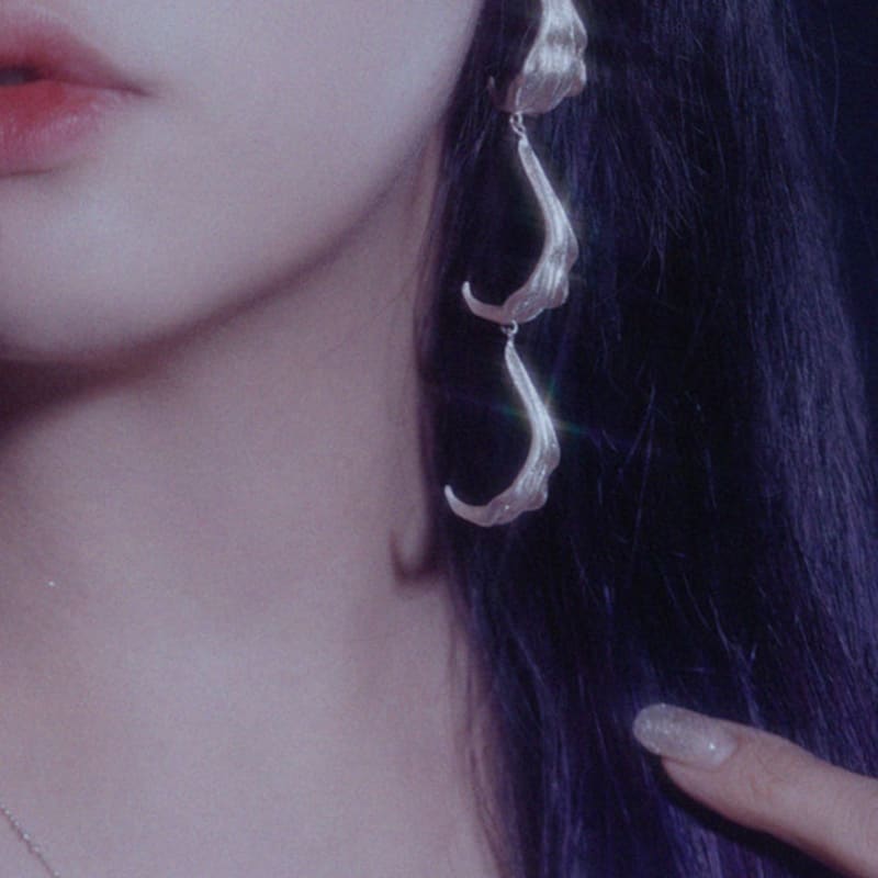 tomorrowobject 23FW. lily breeze. earring 02