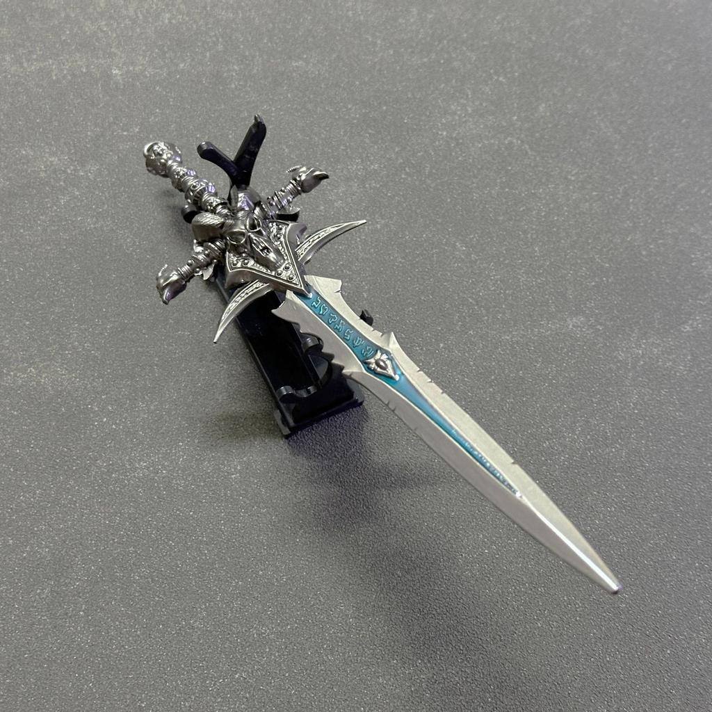 Warcraft WOW Peripheral Lich King Shadow of Sorrow Frostmourne Weapon Model Metal Toy Ornament Sending Children To Friends