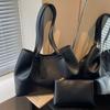 Simple and Elegant Single-shoulder Bag, Fashionable Large-capacity Tote Bag, and Large Underarm Bag