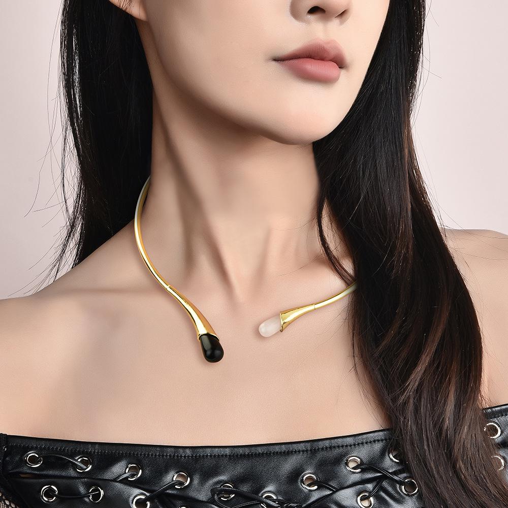 Natural Stone Teardrop Choker Necklace with 18k Gold Plating