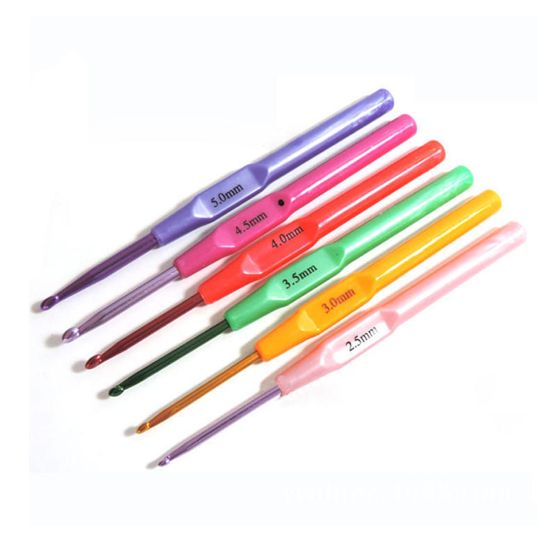 2.0-5.0mm 14cm Set of Colourful Aluminium Crochet Hooks Needles with Handle 6pcs
