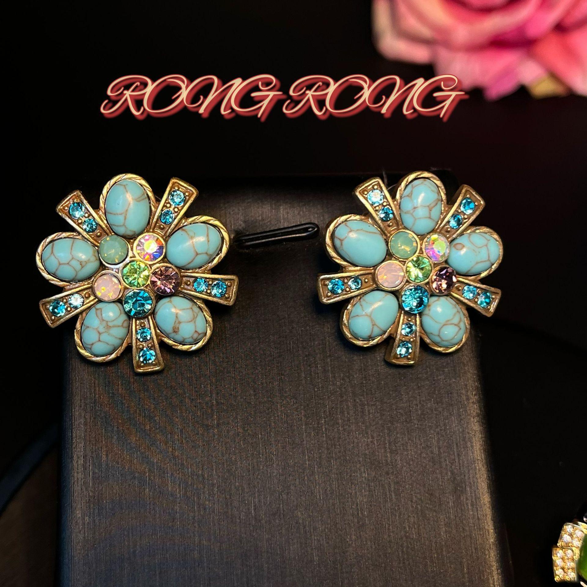 

Антикварные украшения с ощущением роскоши Натуральный бирюзовый объемный цветок Форма сережек Брошь Ретро-дизайн